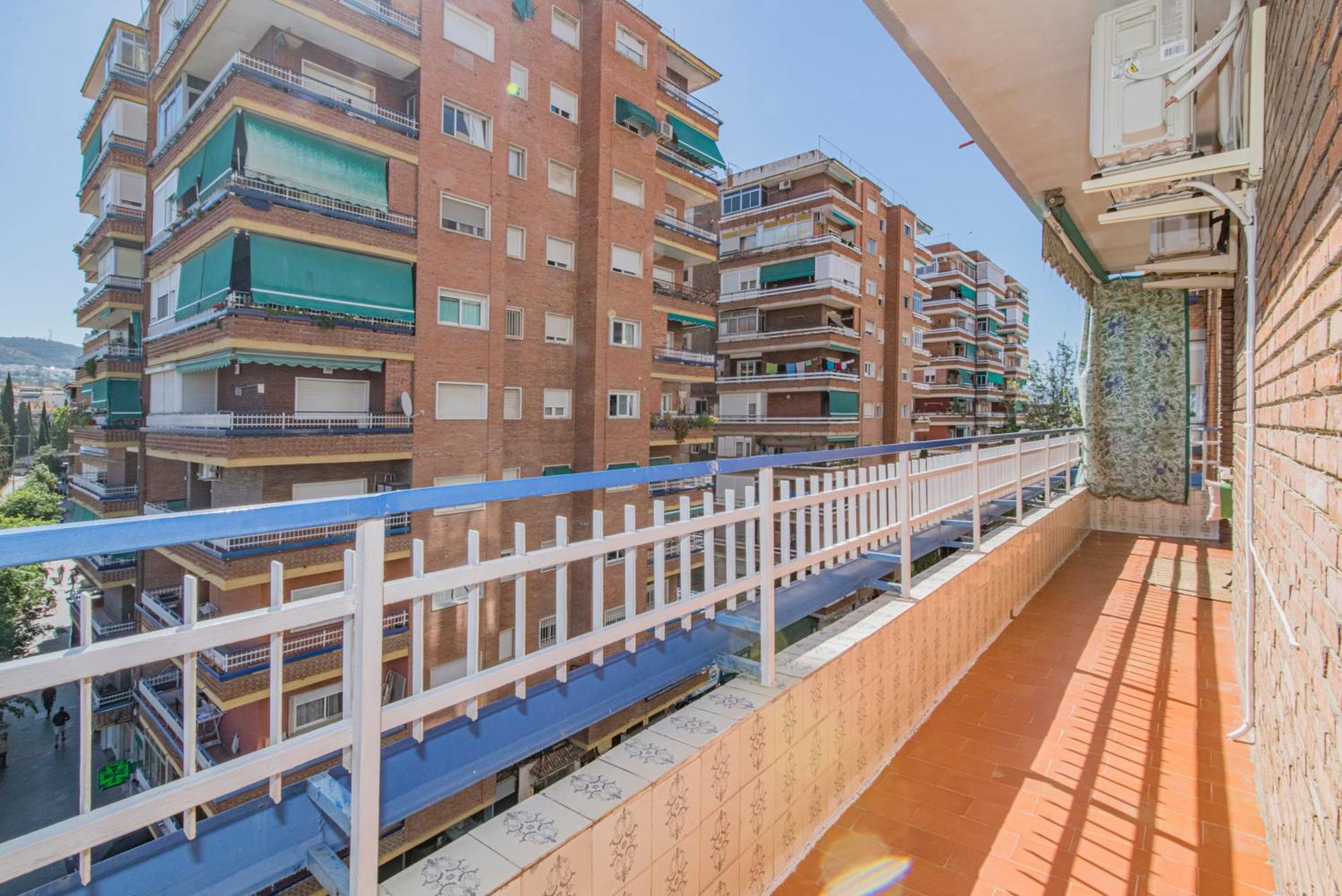 Delfin Retreat Con Terraza Junto A Parada De Metro Granada Exterior foto
